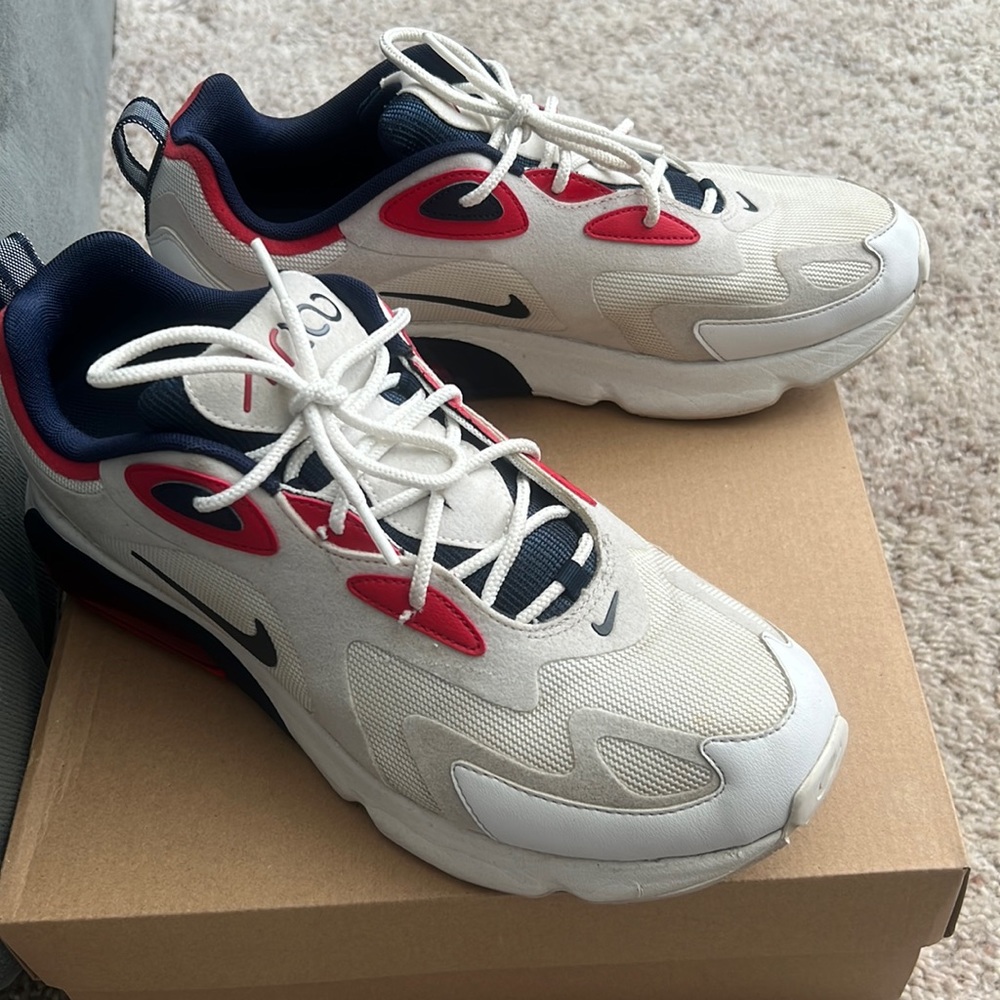 Nike Air Max 200- Men.